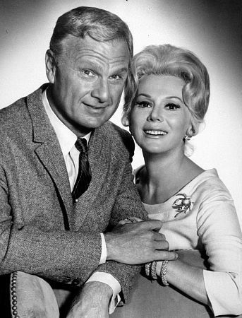 maturemenoftvandfilms:Eddie Albert (1906–2005)Physique: Average BuildHeight:5’ 11" (1.8 m)Edwa