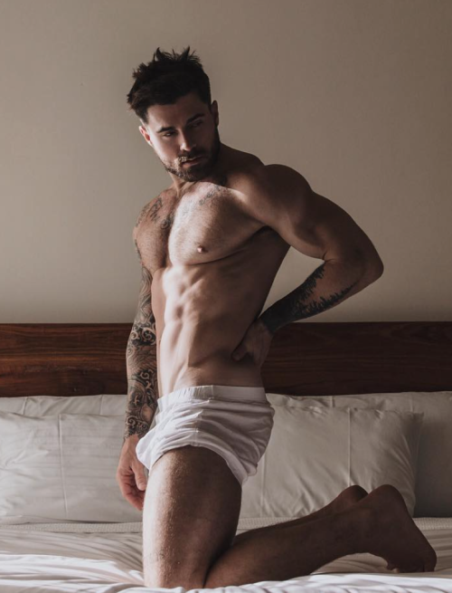 manrumpsxxx:  Follow Me For The Sexiest Rumps On Tumblr