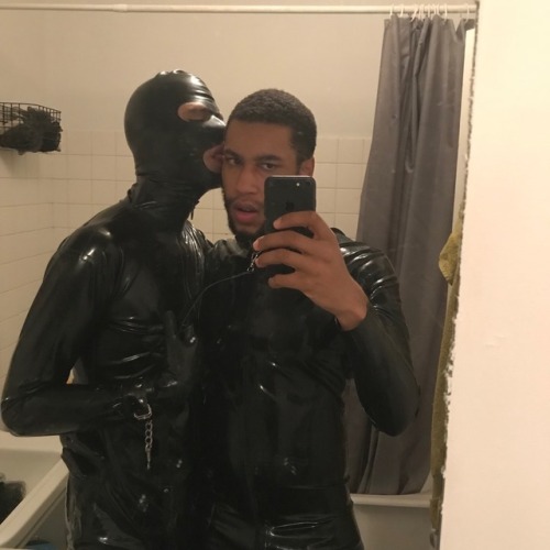 blueboypoppers: I met a rubber boy of my age in Paris tall and muscular ig: blueboy_poppers