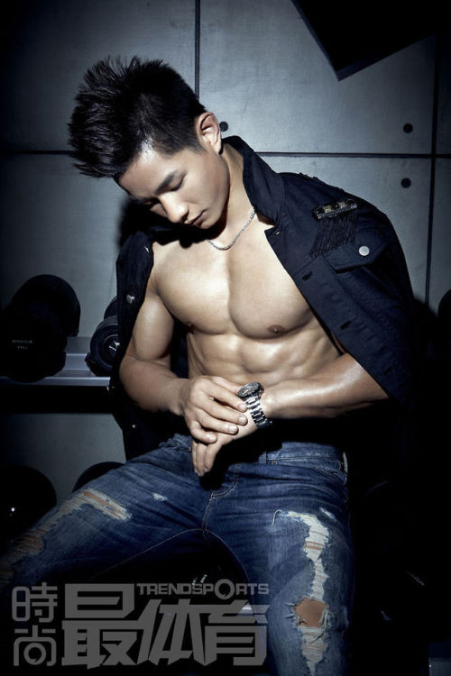 Sex asianmalemuscle:  busankim:  杨建平  http://jskbusan.blogspot.kr/search/label/杨建平 pictures