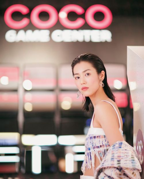 Liu Wen in Chanel SPRING 2018 READY-TO-WEAR