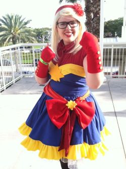 callmekitto:  flighty-buttlass:  Shots from today at Megacon. It was a rough day, but I looked wicked good throughout it! I had a lot of fun looking like a kickass princess~  I keep thinking that this is autumn for a split second?? 