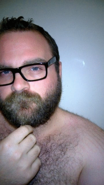 bearygood:  iaden:  me.gif  How you doin?