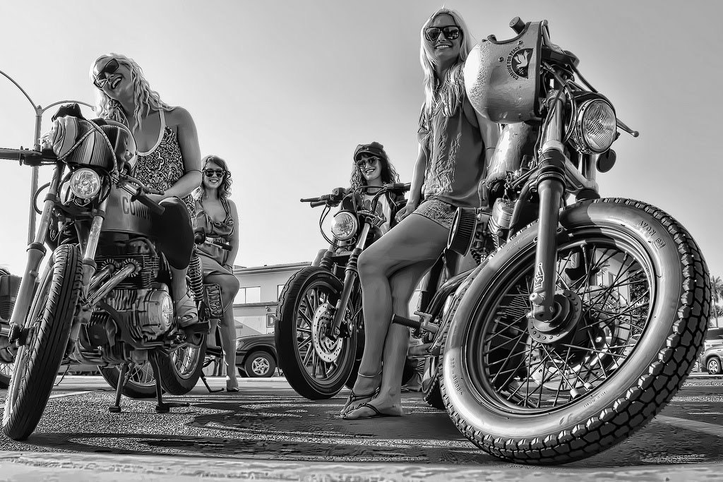 girlsonmotorcylesnotpinups: