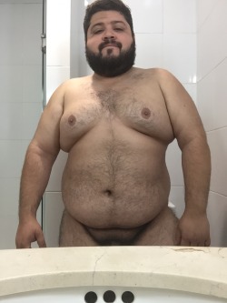 chubbyaddiction:  He’s so damn hot!!! 