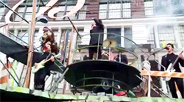 heavenlybrendon:Panic! at the Disco (featuring Brendon’s gum)performing Victorious in the Macy’s Tha