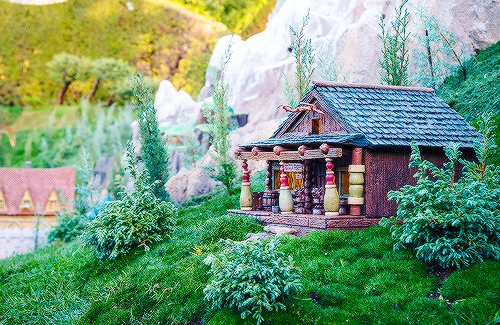 mickeyandcompany:  Frozen now featured in Storybook Land Canal Boats at Disneyland Park (x) 