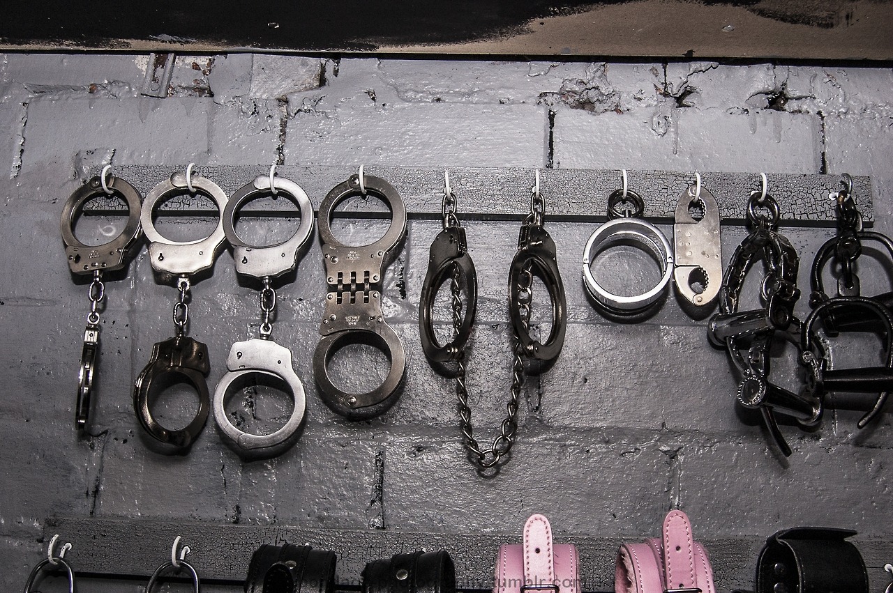 bondage-photography:  thattroikidd equipment 