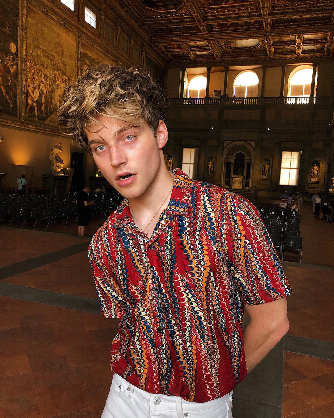  Froy Gutierrez  