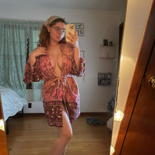 catechamin:I&rsquo;m here babes Sexy 
