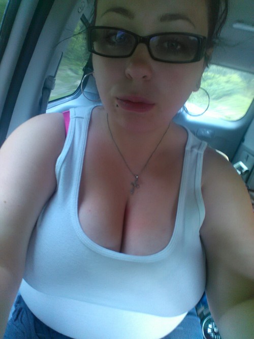 xxxcountrybabyydollxxx:  Dem boobs tho 