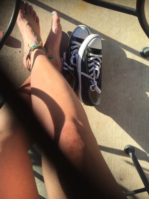 somethingcleverwastaken:  Relaxing ✌️