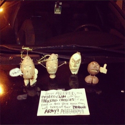 pleatedjeans:22 People Who Were So Angry About Someone’s Parking They Had to Leave a Note