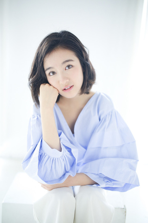 Chinese teen actress Li Lan Dy (All About Secrets, My Huckleberry Friends)