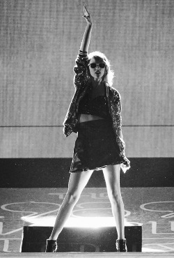 tayloralisonswft:      Taylor Swift performs onstage during The 1989 World Tour Live at MetLife Stadium on July 10, 2015 in East Rutherford, New Jersey. 