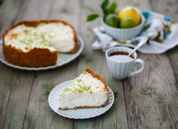 chocolatefoood:  boeuf-bourguignon:  Lime cheesecake   cheesecake request 