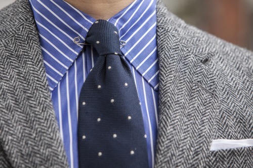 the-suit-men:  Herringbone Harris Tweed SB suitSource: blog.spiritsandstyle.comMenswear