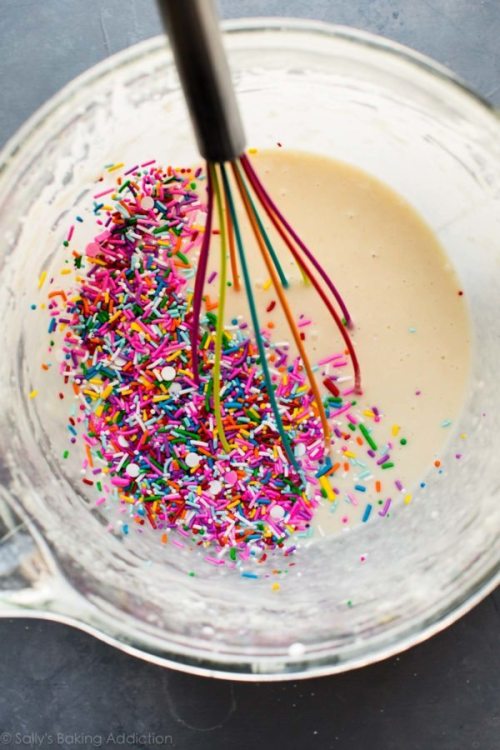 ugly–cupcakes:Soft &amp; Fluffy Funfetti Cupcakes