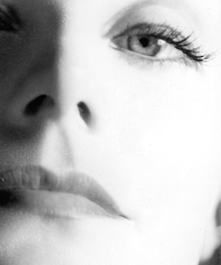 sourvix:  Greta Garbo photographed in 1931 by Clarence Sinclair Bull   