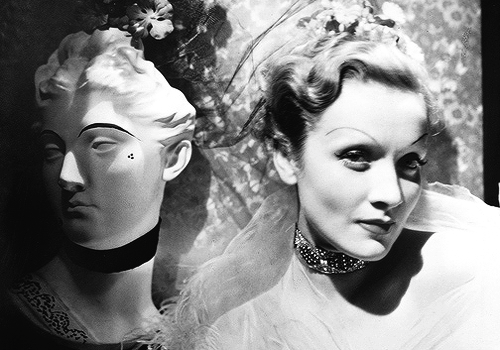 antipahtico:  Marlene Dietrich ~ Cecil Beaton 1935 