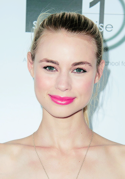 lucyfrysource:  Lucy Fry arrives at the Australians
