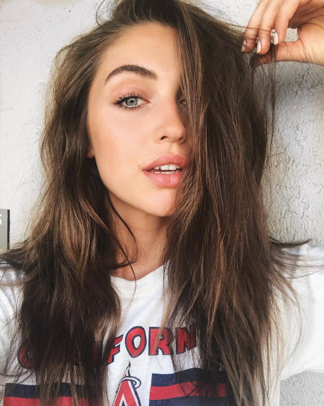 modelsandinstagram:  Chelcie May