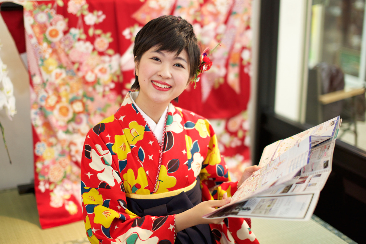 <p>Through cooperation with Yokohama Kimono Station we can now take you on a personalized photo-tour of scenic and historical Yokohama in a Kimono. We can even arrange a Jinrikisha. <a href="http://aron@genkiart.net">Inquires</a></p>