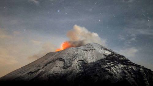 Explosive eruption at PopocatépetlMexican stratovolcano El Popo has been quite active for the past s