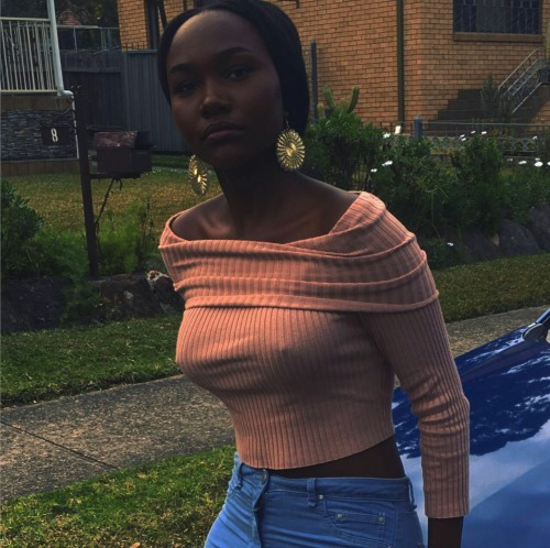 beauafrique:   Flexin my melanin 