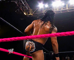 ridinginthecarwithroman:  roxymaniaaa:  *takes deep breath* ridinginthecarwithroman houndsofhotness irenelove83  DAYUMMMMMM! THAT ASS😍 