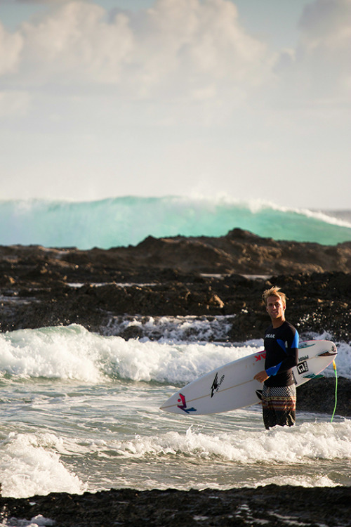 surfsurfersurfing:  Josh Kerr Photo: Ben Budgen