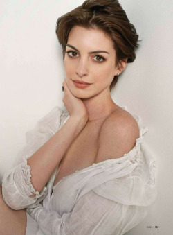hottestcelebrities:Anne Hathaway