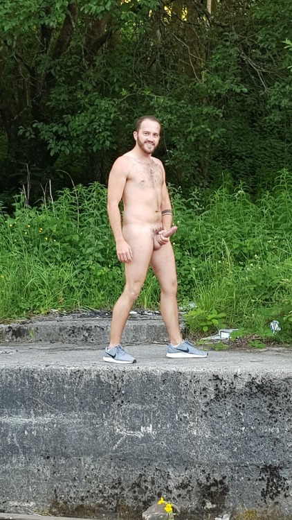 exposedbarebackhunter:Summer nights ☀️