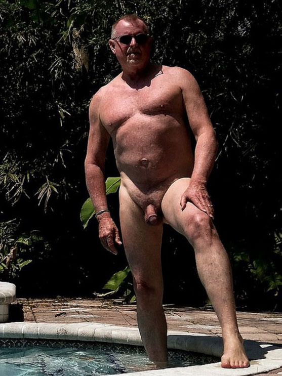 Big Man Pissing