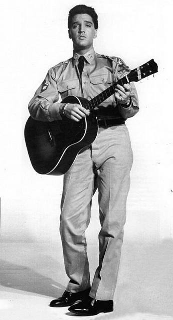 real-edgarcasco:  Elvis PresleyBlues (1960) Photo shoot for G.I. Blues (Paramount).