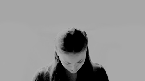 sanssa:get to know me → [2/?] female characters: sansa stark (game of thrones/asoiaf)The snow drifte