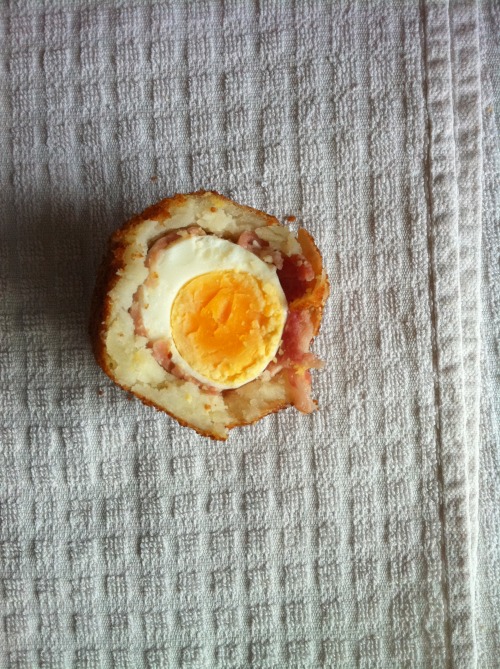 The Breakfast Scotch Egg Ingredients: 2 eggs. 2 rashers of bacon. Teaspoon of butter. 1 potato. Brea