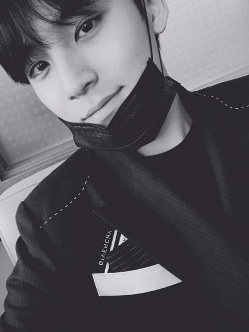 [ENG] 170817 Mingyu, The8, Jun, and Jeonghan’s Twitter Update [17&rsquo;S] 우리 잘 도착했어요!! 투어