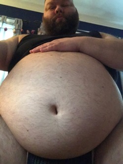piggy2be: tubbyxjock: 🐖 It’s so round, but definitely not round enough , piggy 🐷 🙌🏼 