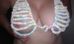 groteborsten:  candy bra