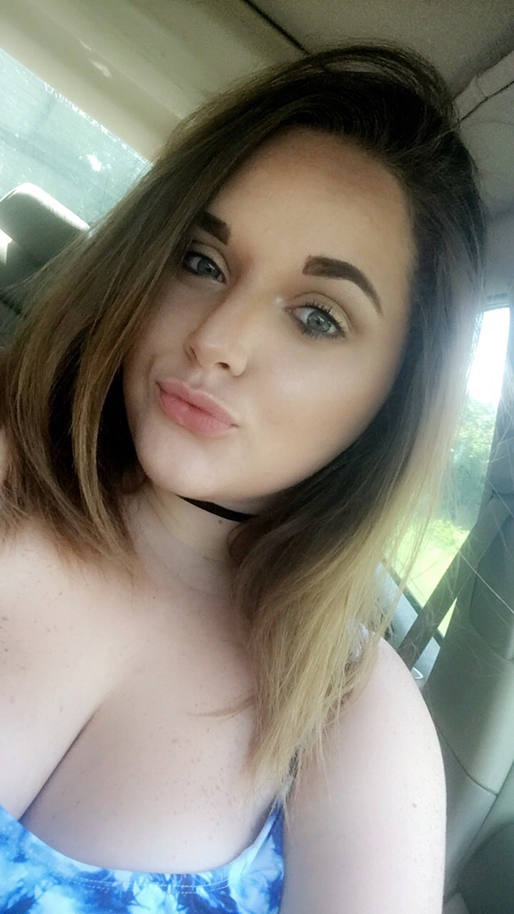 sluttyprincessss:  Young dumb and wishing I was full of cum 😛reblog and message