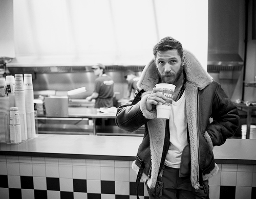 dccusource:Tom Hardy photographed by Greg Williams for Esquire, May 2015