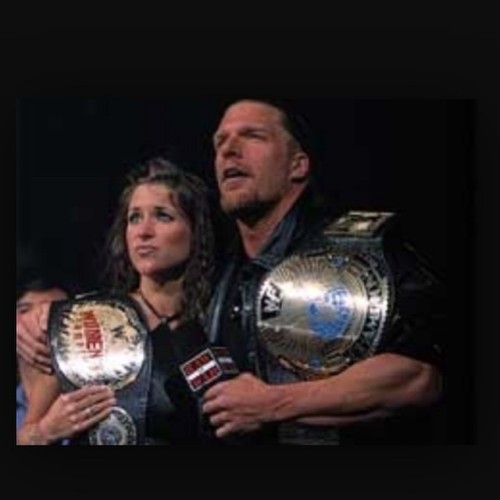 Rooting for my twin’s hubby tonight 🎤 #thiscouldbeus #stephaniemcmahon #thripleH #relationshipgoals