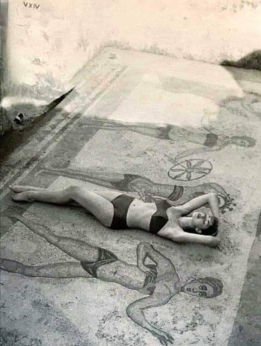 uno-universal:Photo from 1955, taken at Villa Romana del Casale in Piazza Armerina,