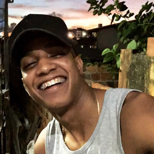 Eu sou aquela que está sempre sorrindo,