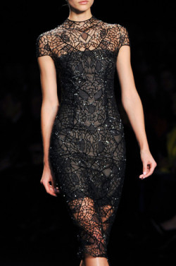 notordinaryfashion:  Monique Lhuillier RTW