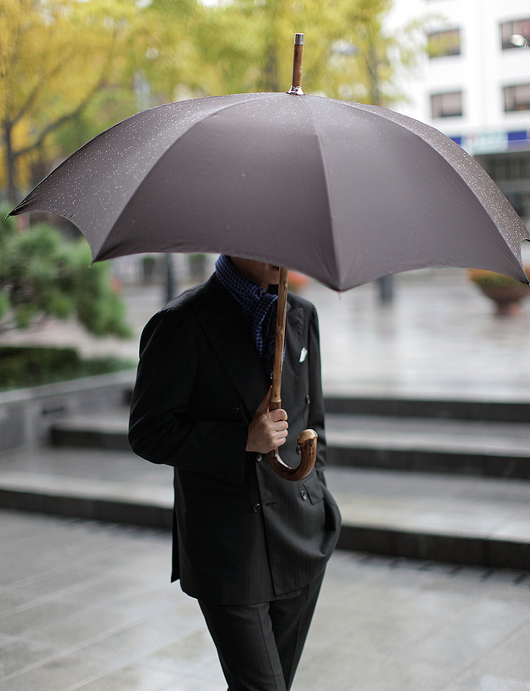 Rainday,
Maglia Francesco Umbrella(Brown) for B&Tailorshop
B&Tailor Herringbone Double-Breast Suit
Fumagalli A/W Muffler for B&Tailorshop
Maglia Francesco Umbrella & Fumagalli Muffler
Order Through www.bntailorstore.com / bntailor@naver.com