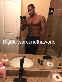 bigdicksaroundthaworld:  Would u let him
