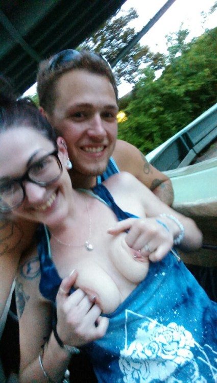 hailtheheel:  I found this awesome set of theme park flashing on @booomer75 and I couldn’t help but to add our own. Log Flume at Six Flags. Reblog for more! 