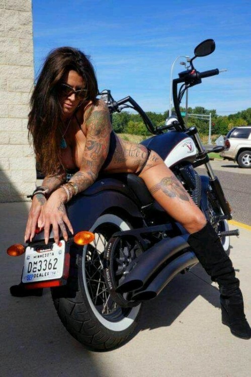 biker-babes:.